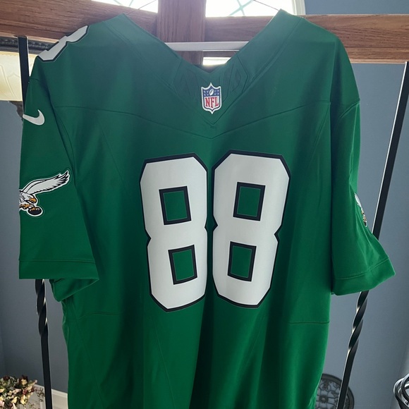 Dallas Goedert kelly green Eagles jersey - men’s 2XL - Picture 1 of 2